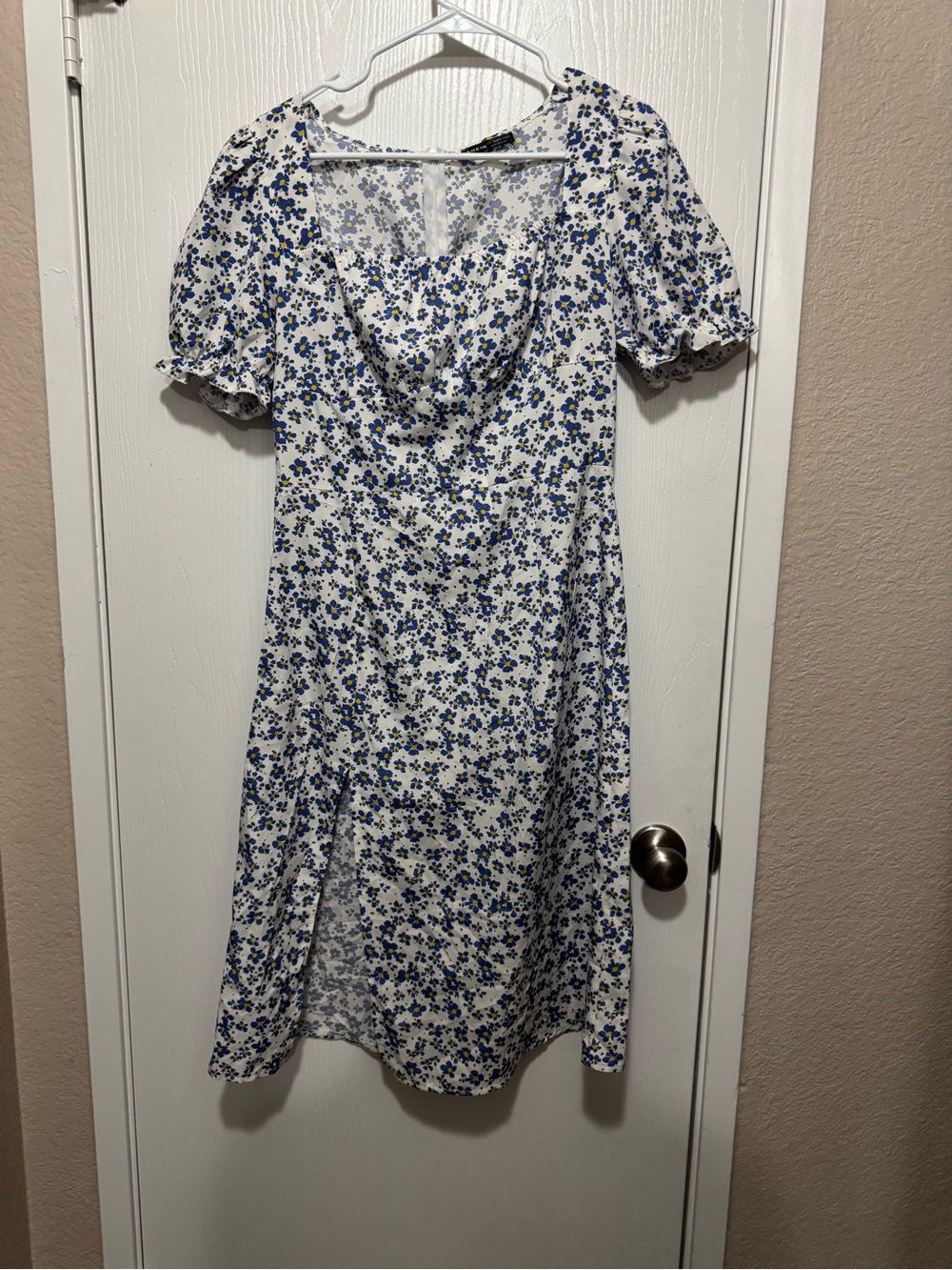 SHEIN White Dress with Blue Floral Print and Puff Sleeves
